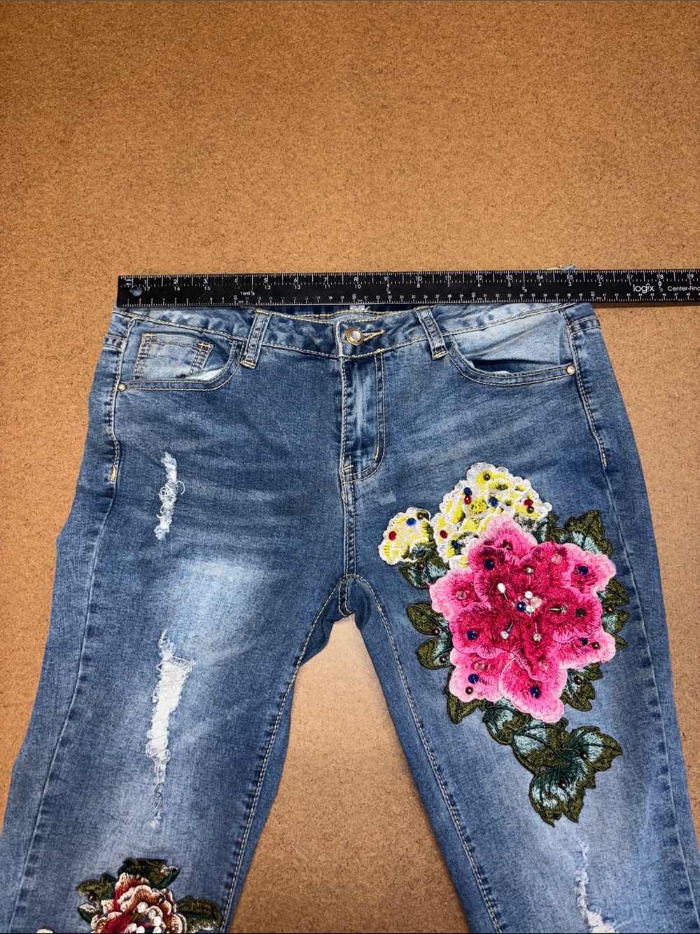 Woman’s SZ 6 Medium Straight leg Jeans with Pink, Red & Yellow Floral Appliqués - Picture 8 of 11